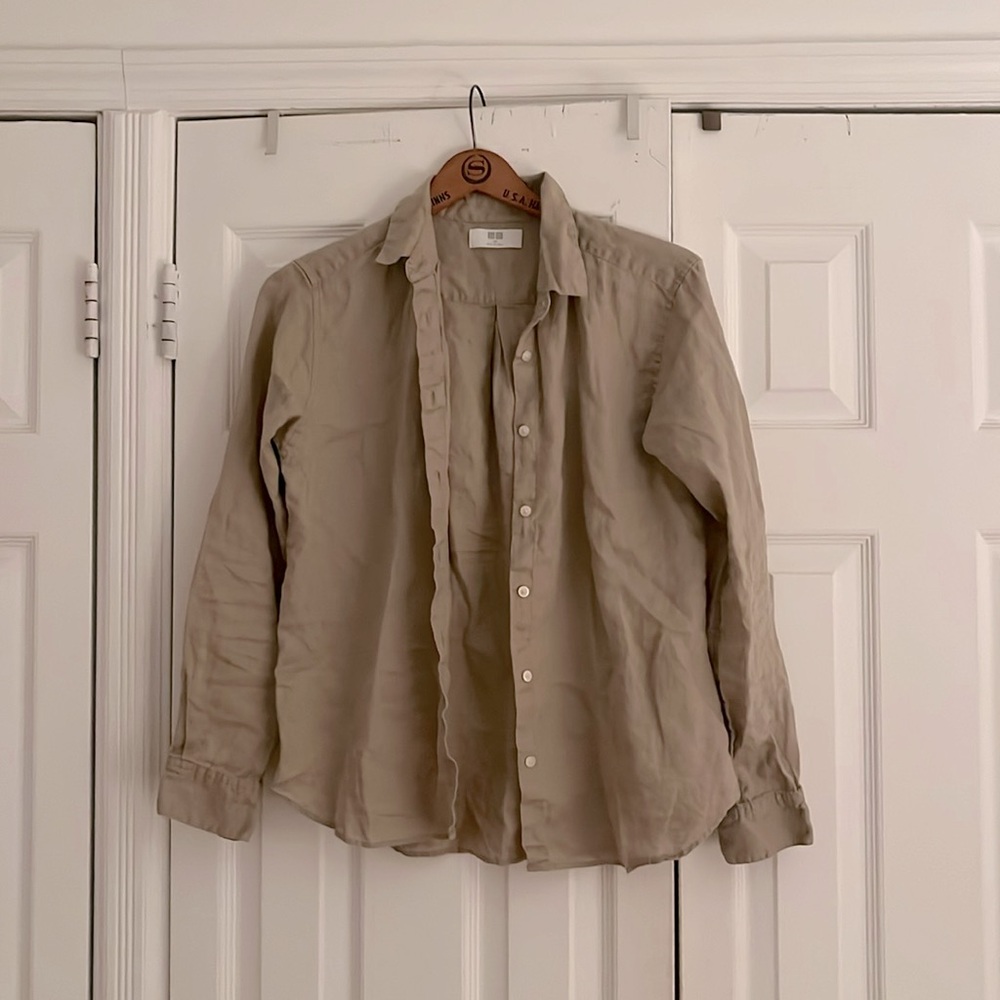 Uniqlo linen button down shirt